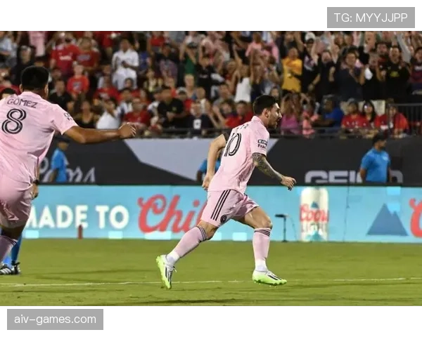 梅西点球争议中挺身而出,独特突破助球队逆转取胜 梅西点球争议中挺身而出,独特突破助球队逆转取胜