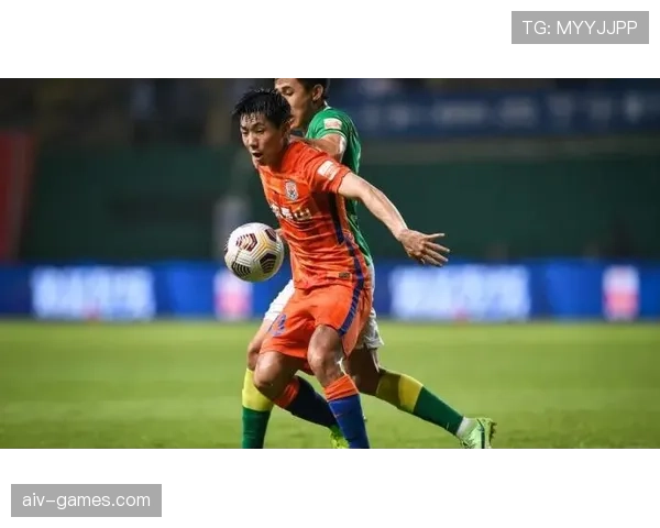 看到练俊杰下车那一刻真懵，球衣换成名牌外套谁受得了